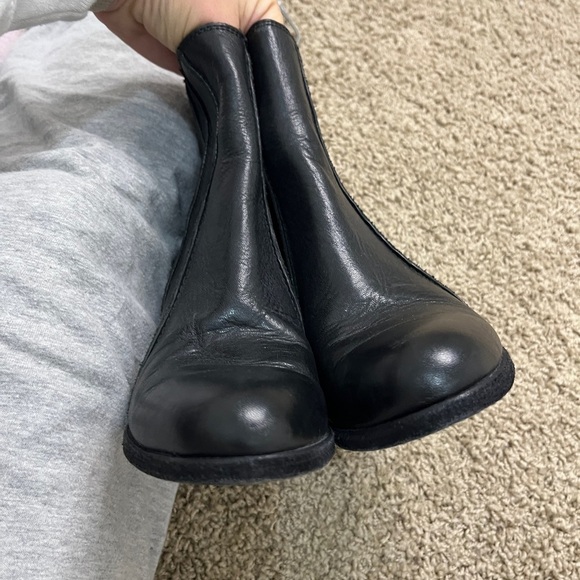 Frye Essa Seam Bootie Black Leather Western Almond Toe Ankle Zip Sz 6.5 - Picture 13 of 15